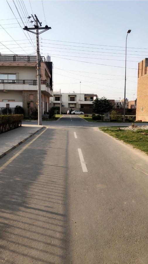 Fully Serviced Holiday Home Near Lyallpur Galleria 费萨拉巴德 外观 照片